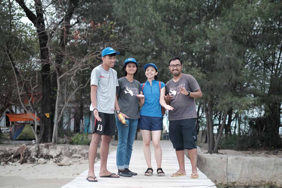  Divers Clean Action: Sekali Selam, Banyak Sampah Laut Dibersihkan